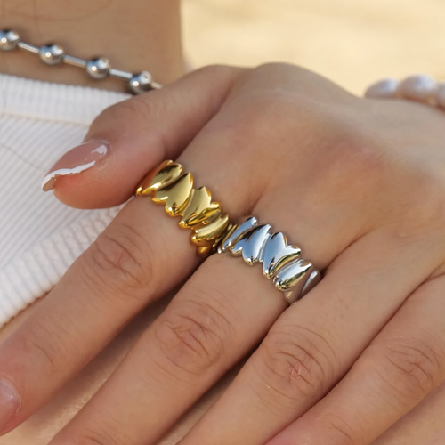 Ava - Wobbly Heart Gold Ring
