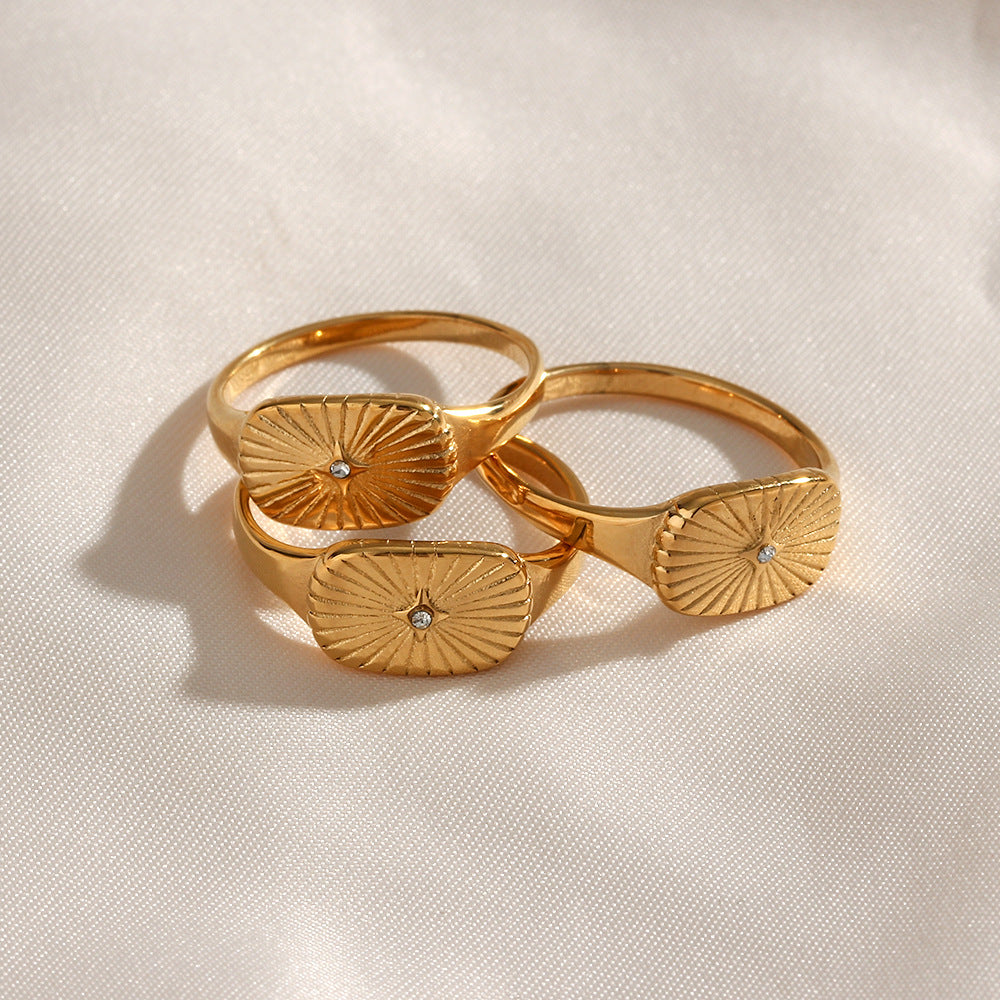 Bella - Gold Sun Ring