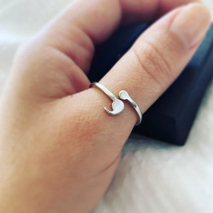 Delicate Semicolon Ring - Quincy Ring