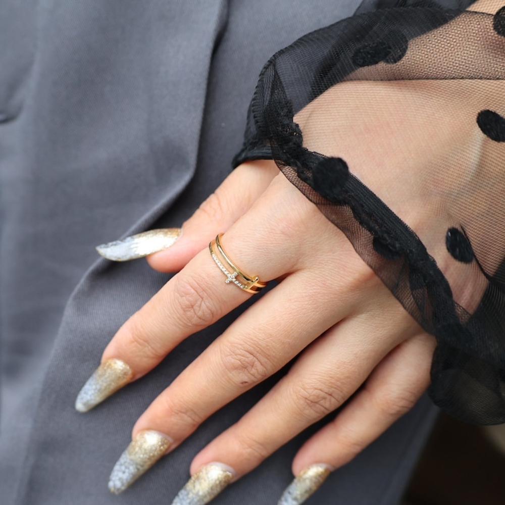 Double Bar - Delicate Cross Ring